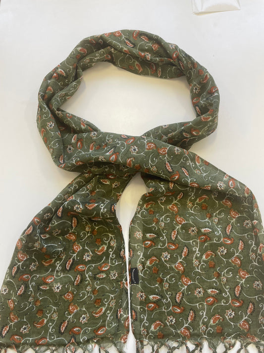 Green Leaf Pattern Scarf